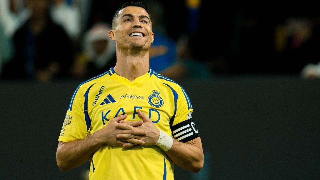 النصر يعود لسكة الانتصارات في دوري روشن السعودي بفوزه على ضمك