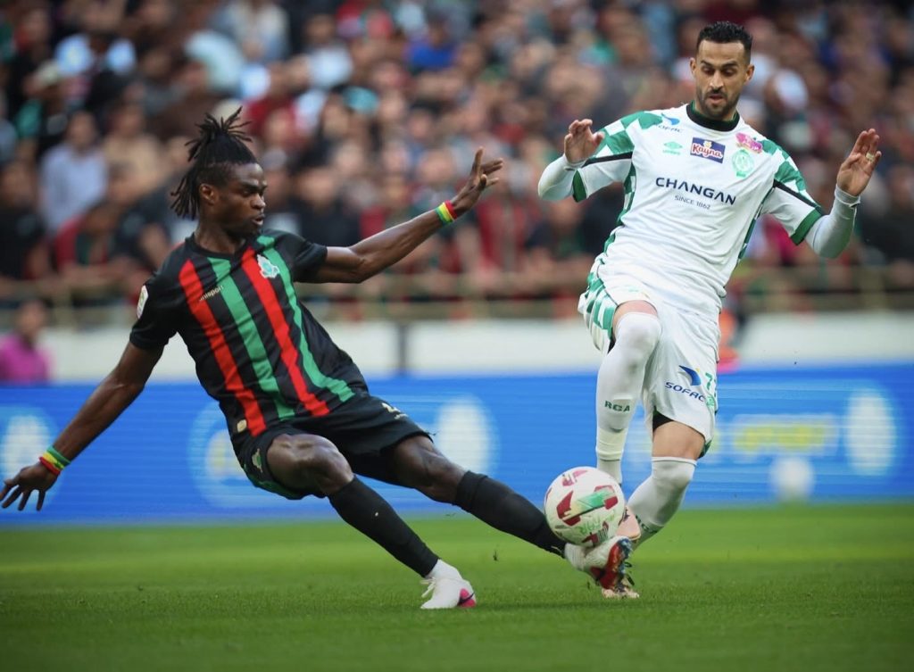 الجيش الملكي يحسم الكلاسيكو ويقلب موازين القمة على حساب الرجاء