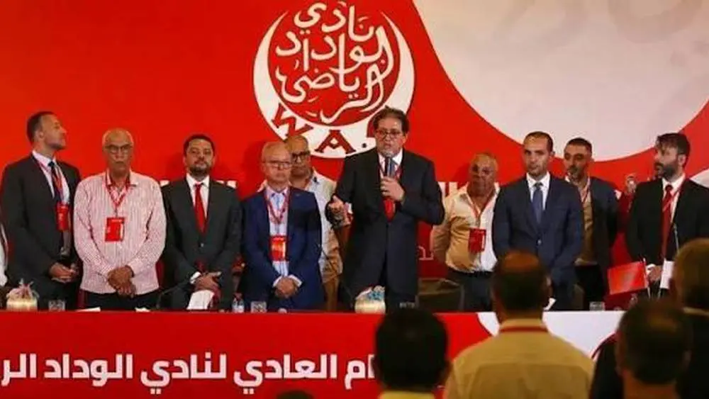 تأجيل اجتماع آيت منا مع منخرطي الوداد يثير التساؤلات في مرحلة حساسة